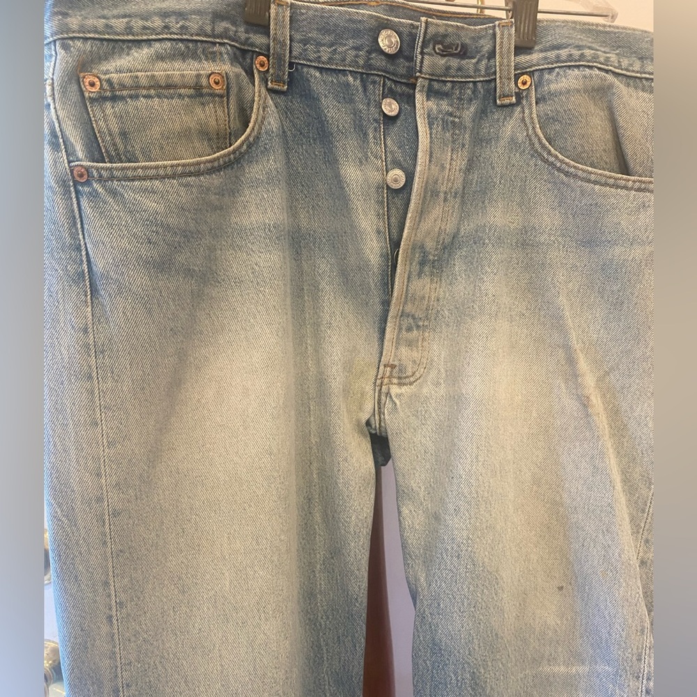VINTAGE LEVI’S MENS 501 XX 38 x 32 BUTTON FLY JEANS.